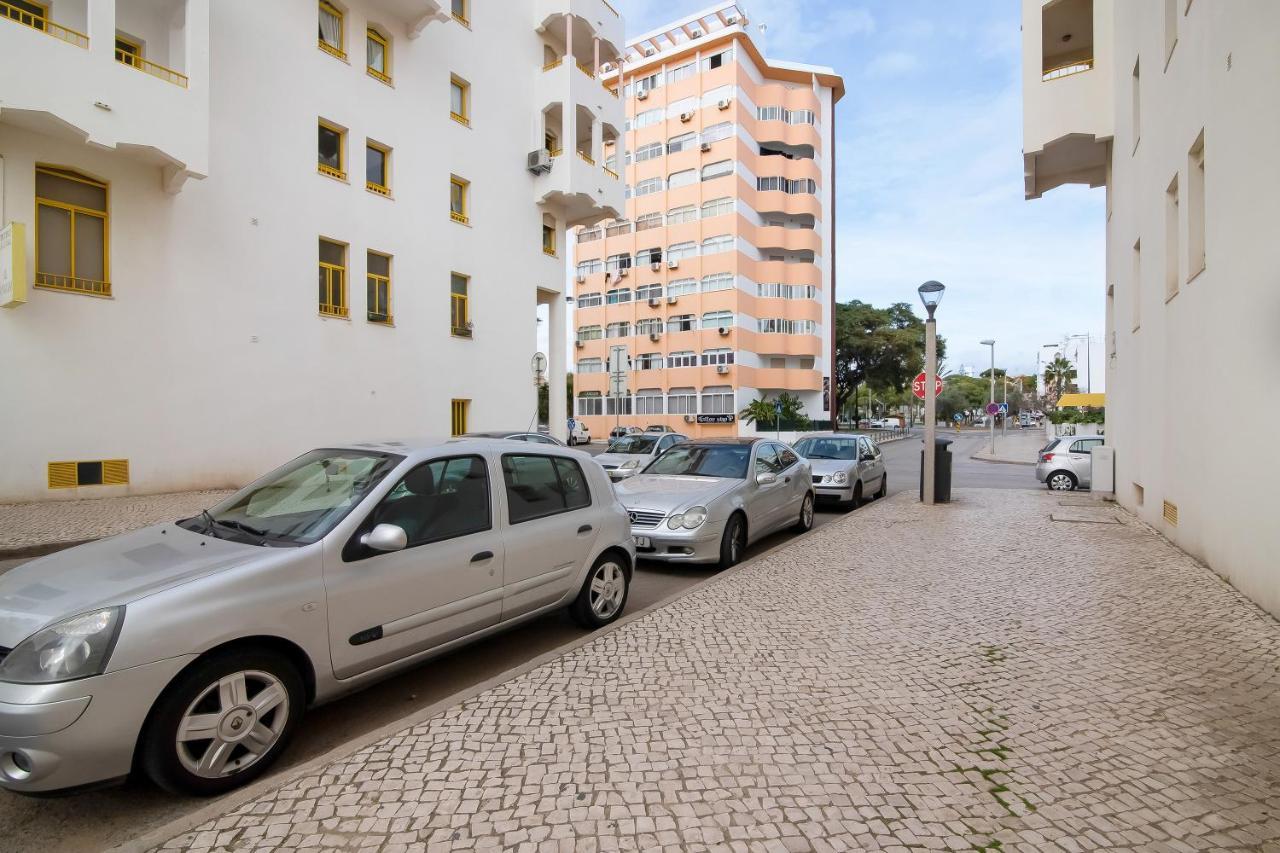 Peron Apartment